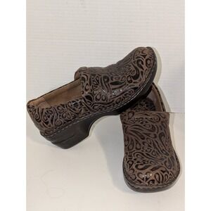 BOC Born Concept Women Sz 8 Slip On Mule Clogs Brown Leather Shoes